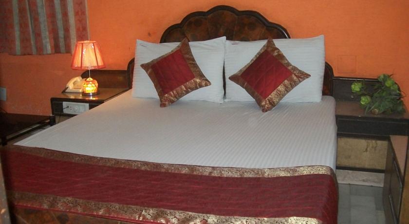 Anmol Hotel